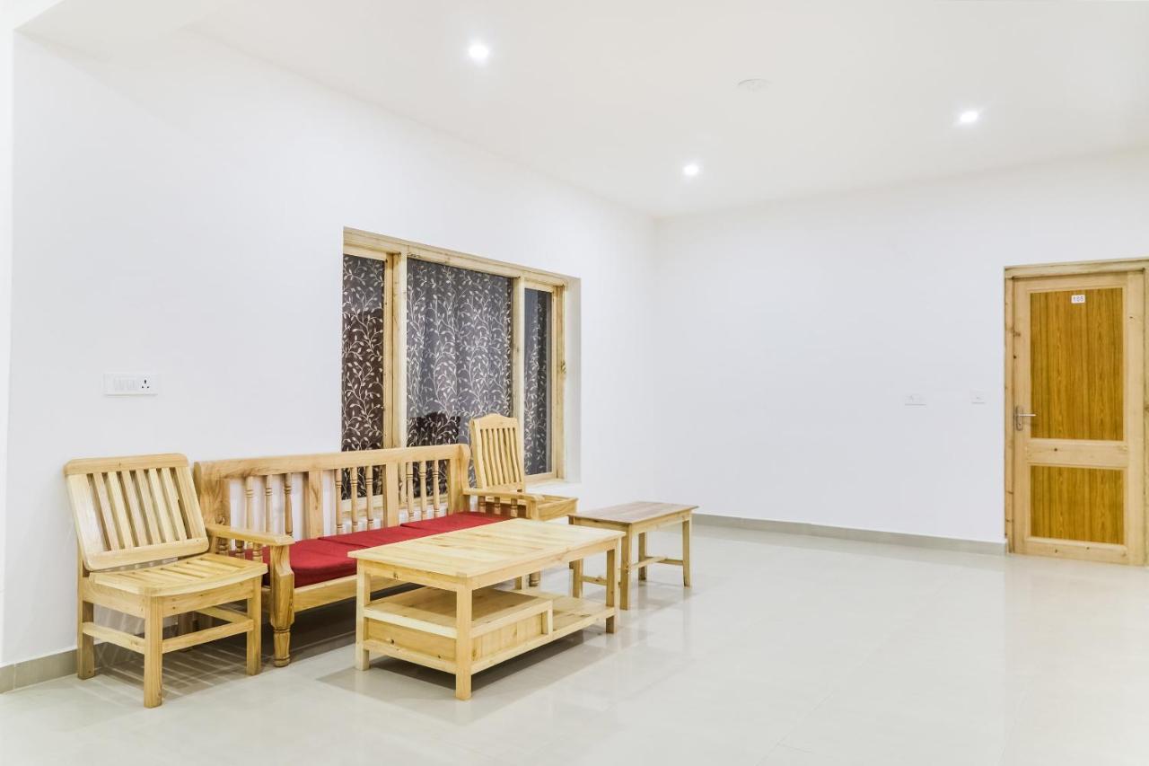 Oyo 72466 Hotel Yuvraj Shivpurī Buitenkant foto