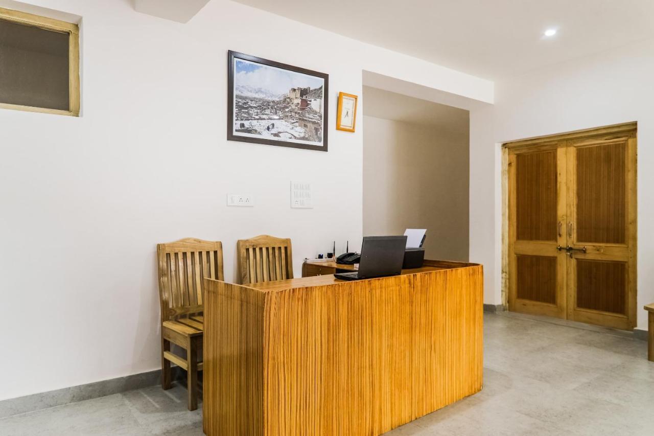 Oyo 72466 Hotel Yuvraj Shivpurī Buitenkant foto