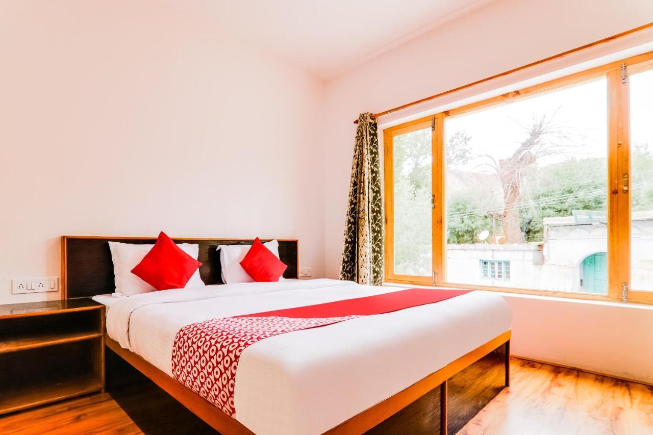 Oyo 72466 Hotel Yuvraj Shivpurī Buitenkant foto
