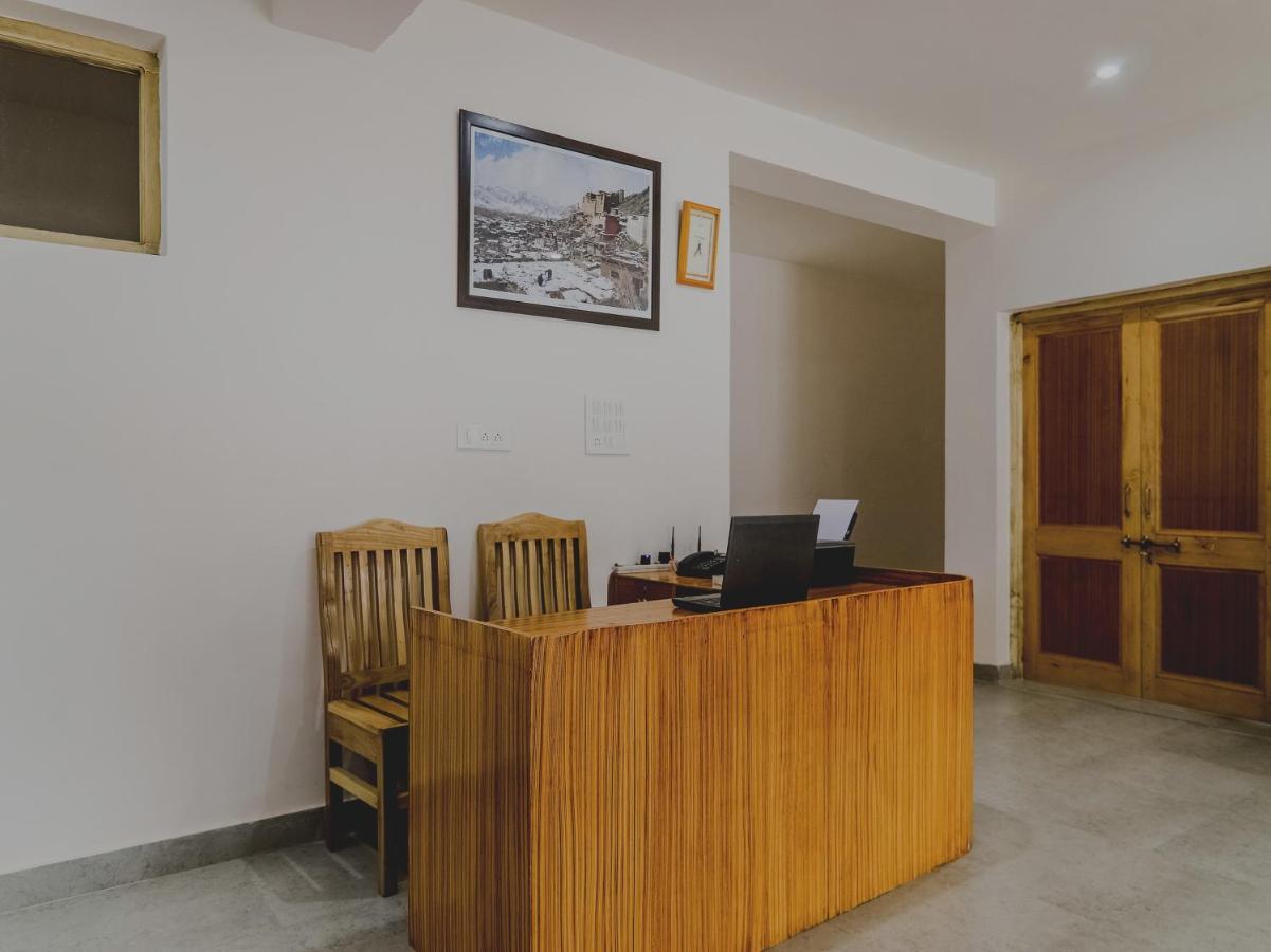 Oyo 72466 Hotel Yuvraj Shivpurī Buitenkant foto