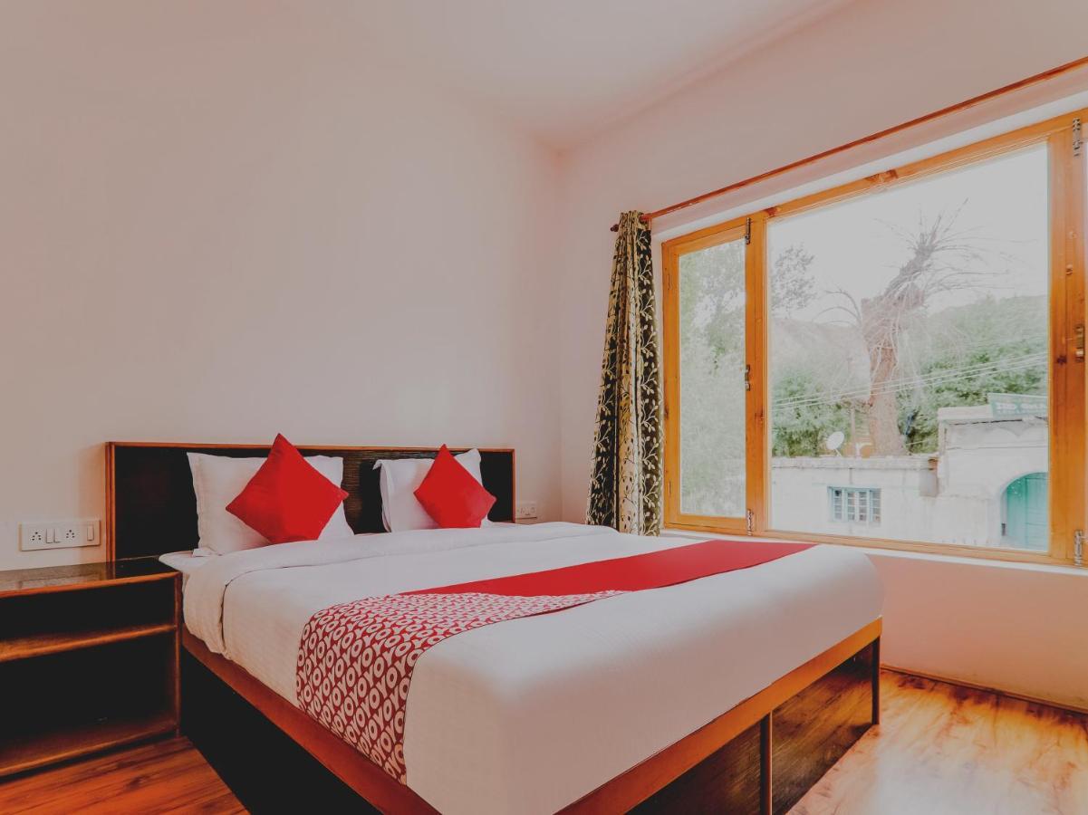 Oyo 72466 Hotel Yuvraj Shivpurī Buitenkant foto
